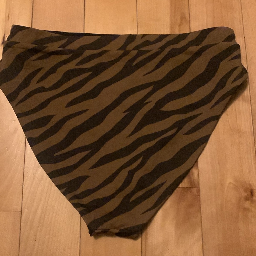 Joe Fresh High Waist Cheeky Tiger Stripe Zebra Animal Print Chic Y2K Style - Picture 2 of 2
